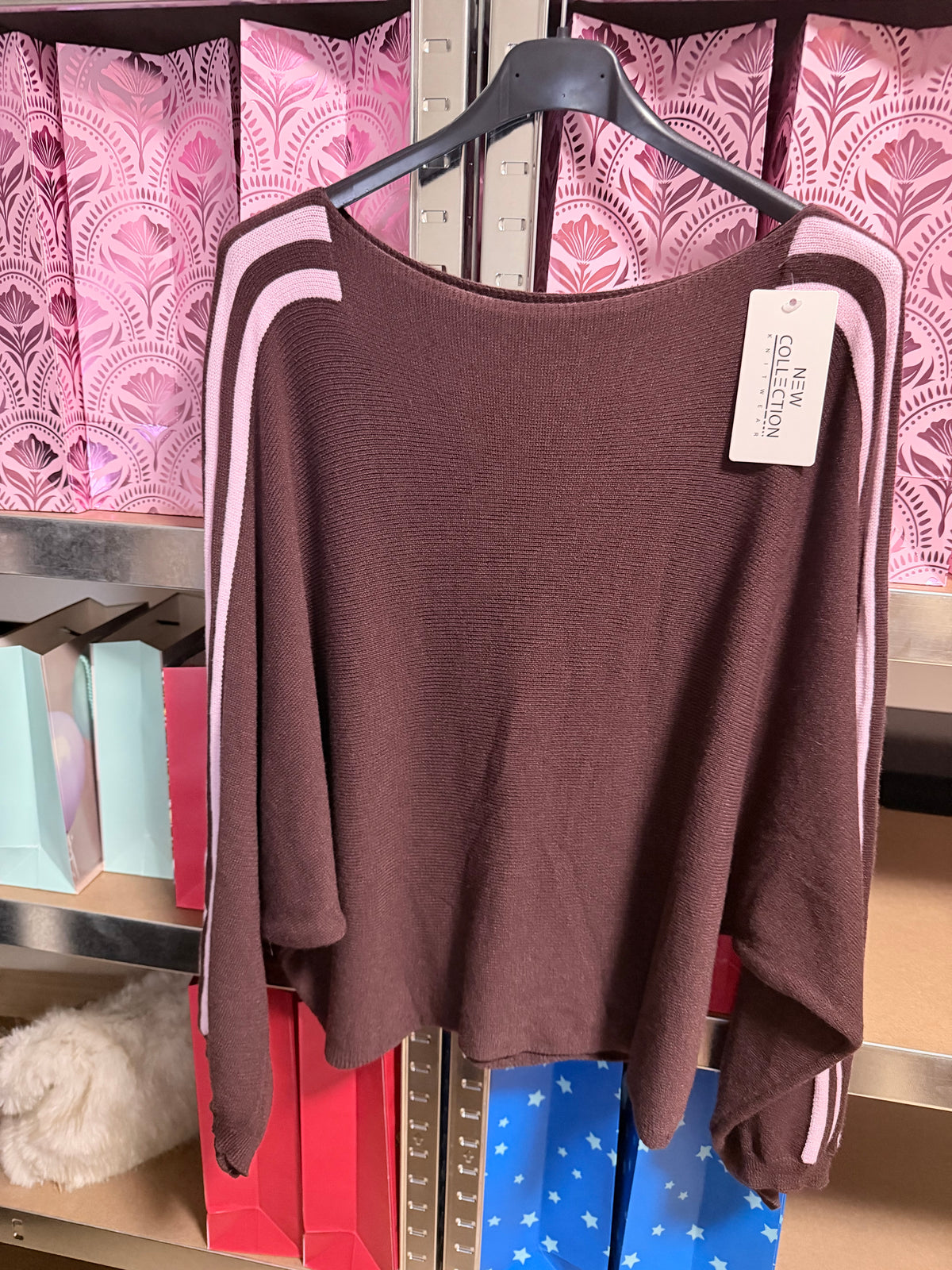 Bruine trui met roze strepen onesize tot maat 42